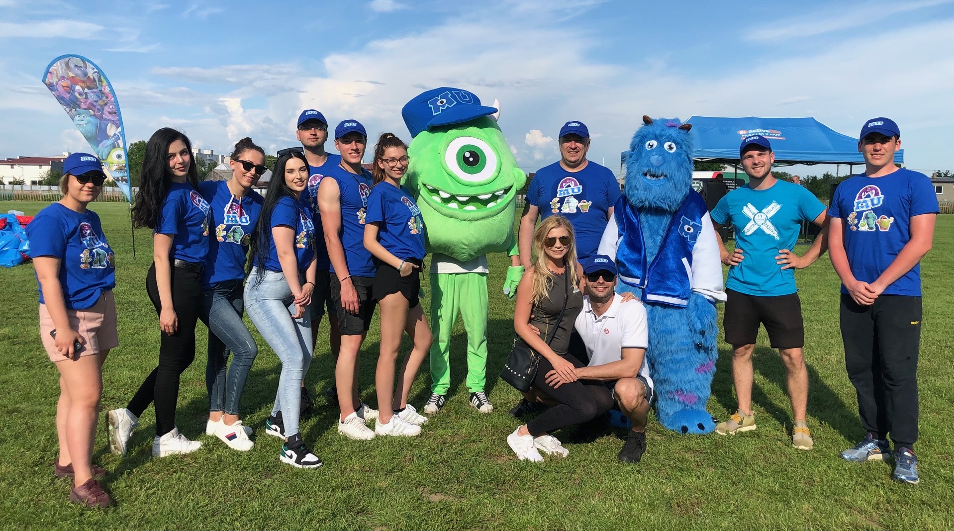 maskot, maskoti, skákací hrad, skákací hrad prenájom, prenajom nafukovadla, atrakcie pre deti, prenájom atrakcií, skákacie hrady, kidstar, evetová agentúra